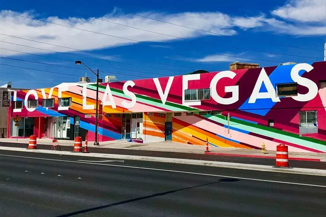 Las Vegas Arts District Walking Tour - Image 1