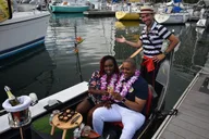 Waikiki Gondola Cruise with Lei and Pastries thumbnail 6
