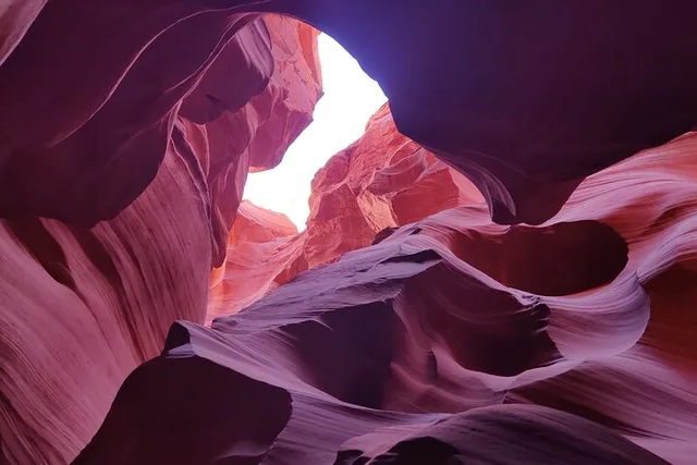 Las Vegas Antelope Canyon and Horseshoe Bend Tour - Image 3