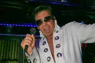 Las Vegas Photo Tour with Celebrity Impersonator thumbnail 4