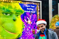 New York City Elf Movie Sites Tour thumbnail 1