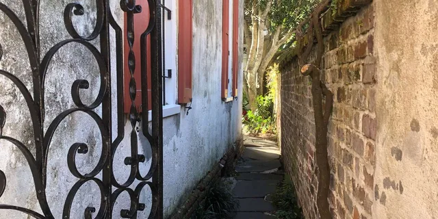 Charleston Ghost Tour in the Walled City 2 hr - Image 5