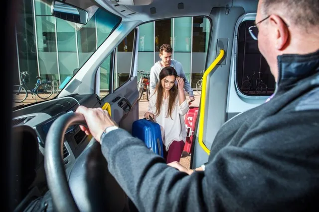 New York LaGuardia Airport Arrival Transfer - Image 5