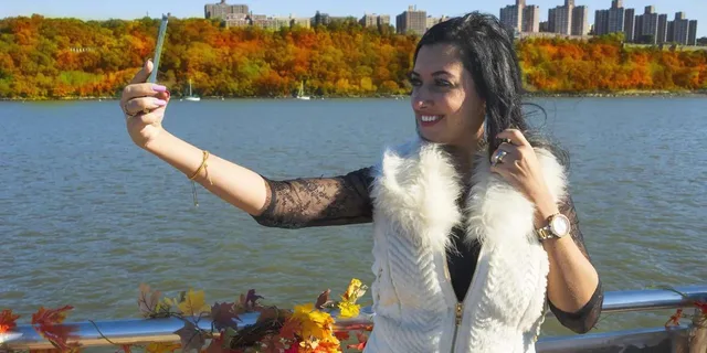 New York City Fall Foliage Cruise - Image 2