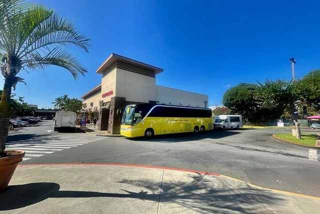 Waikiki Shuttle to Waikele Premium Outlets - Image 3