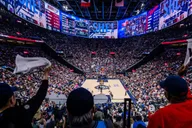 Los Angeles Clippers NBA Basketball Game thumbnail 1