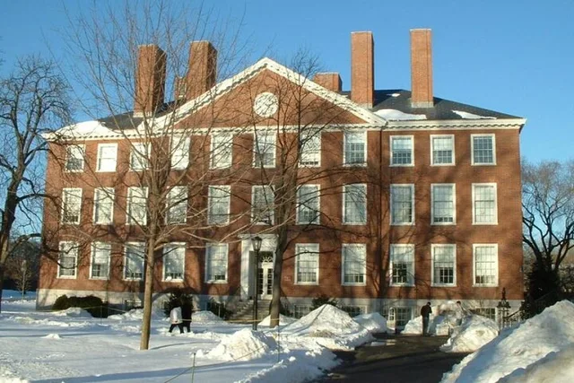 Cambridge Scavenger Hunt: Historic Harvard Adventure - Image 5