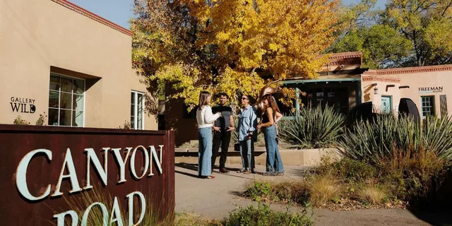 Santa Fe Canyon Road Art & History Walking Tour 2 hr - Image 2