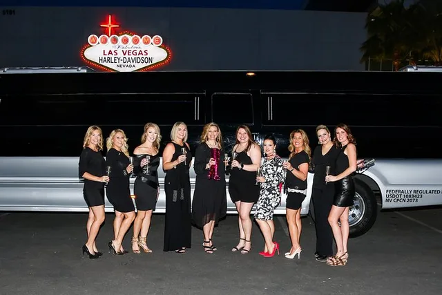 Las Vegas Group Photo Tour by Party Bus - Image 6