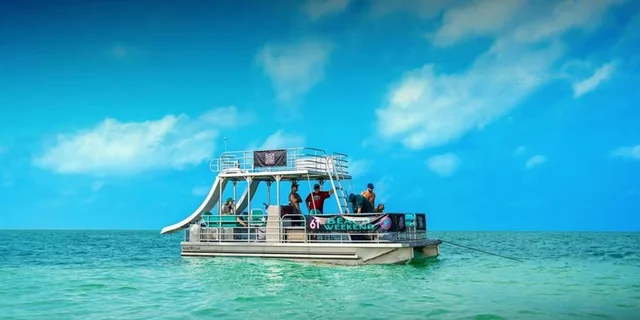 Key West Pontoon Boat Rental with Slides - Image 2