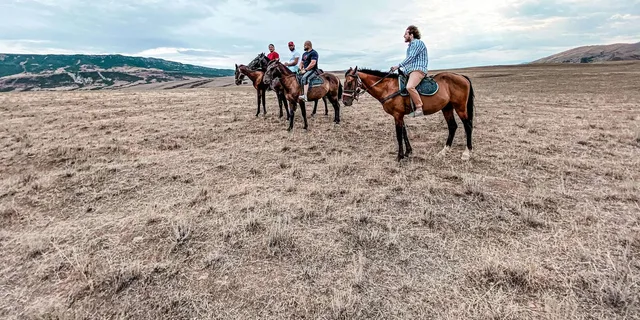 Phoenix Desert Horseback Ride with Lunch - Image 3