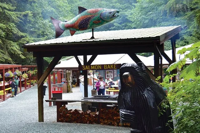 Juneau Kayak and Salmon Bake Adventure - Image 5