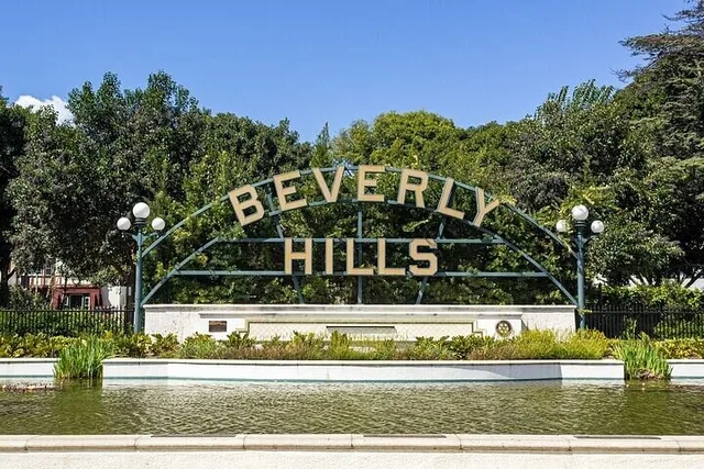Los Angeles Ferrari Drive from Beverly Hills to Hollywood - Image 3