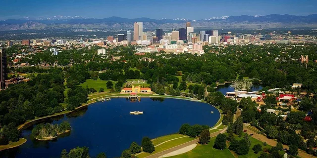 Denver Airport Private Transfer to Downtown - Image 6