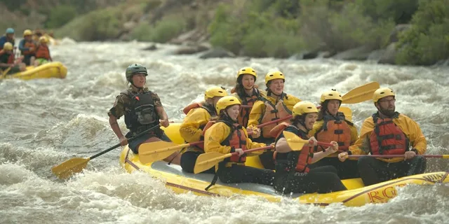 Cañon City Bighorn Sheep Canyon Rafting and Zipline Adventure - Image 4