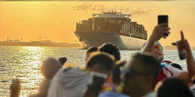 Charleston Social Party Boat Cruise - Image 6