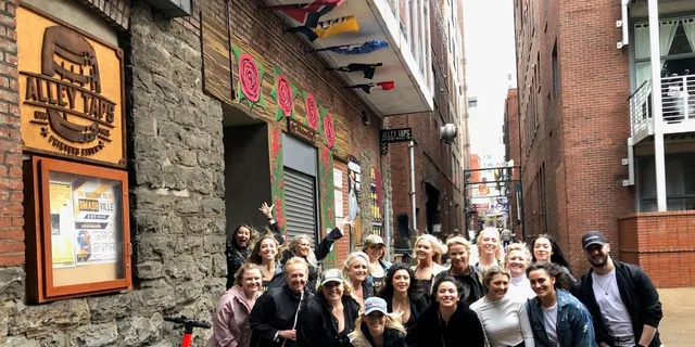 Nashville Pub Crawl - Image 5