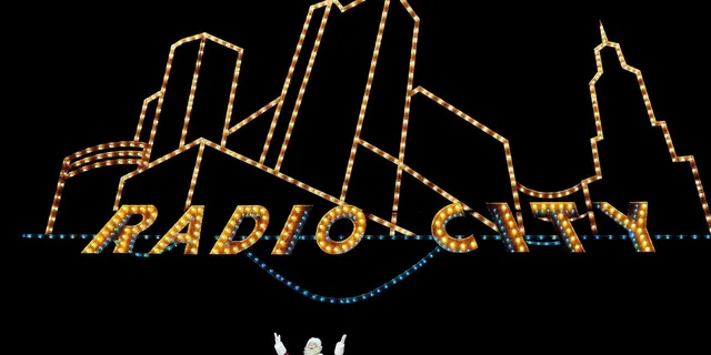 New York City Christmas Spectacular with the Rockettes 1.5 hr - Image 4