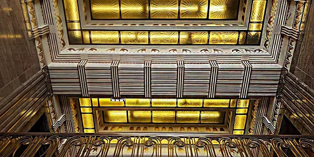 Chicago Architecture Walking Tour: Art Deco Interiors - Image 4