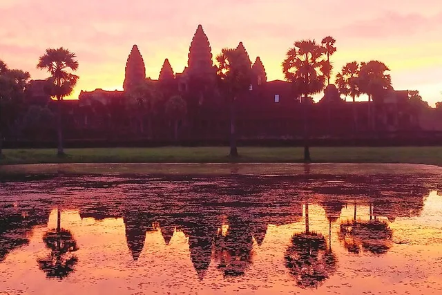Siem Reap Sunrise & Temples Tour - Image 3