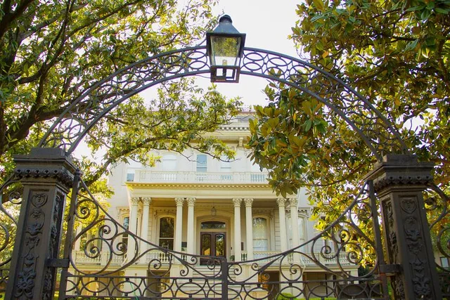 New Orleans Garden District Secrets Tour - Image 2