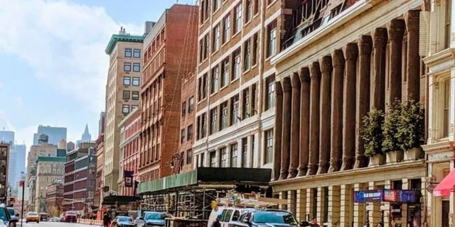 New York City 1840s Walking Tour - Image 6