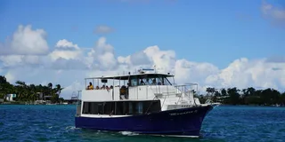 Miami Private Boat Cruise with Captain 2 hr