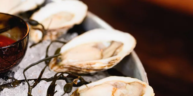New York City Oyster Shucking Class with Drinks - Image 6
