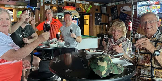 Palm Springs Golf Cart Food and Drink Tour 2.5 hr - Image 4