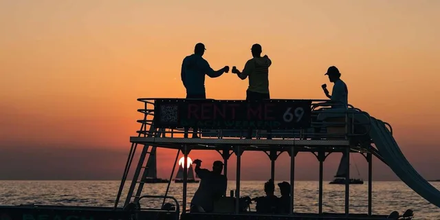 Key West Pontoon Boat Rental with Slides - Image 4