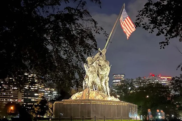 Washington, DC Monumental Moonlight Bus Tour - Image 1
