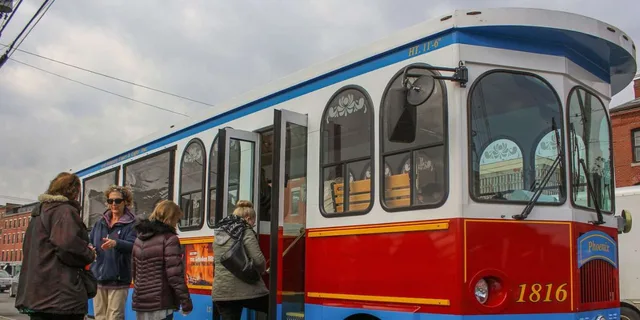Portland Sightseeing Trolley Tour - Image 6