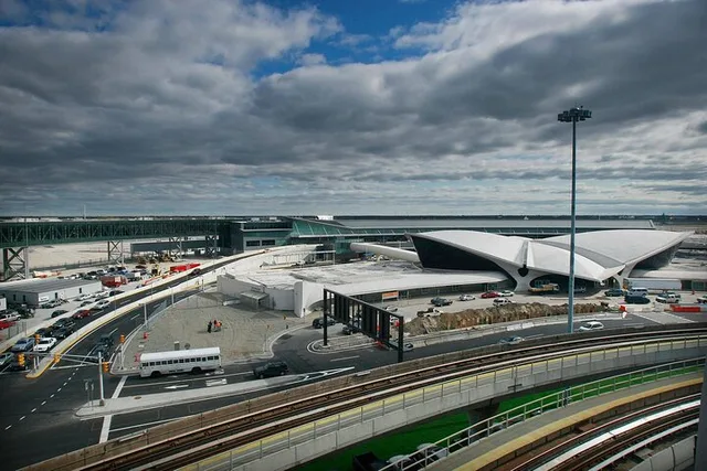 New York Airport Taxi Transfer - Image 3