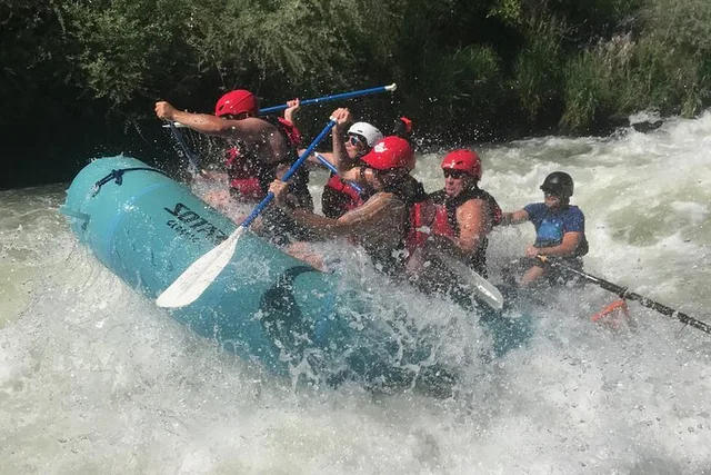 Rogue River Adventure Kayaking and Rafting - Image 6