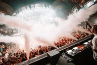 Las Vegas Club Crawl with Party Bus thumbnail 4