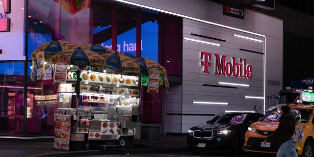 New York Times Square Evening Walking Tour - Image 3