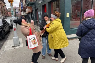 New York Food Tour of Bagels, Dumplings, Pizza & Tacos