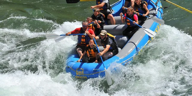 Jackson Snake River Whitewater Rafting - Image 1