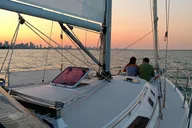 Chicago Private Sunset Sail on Lake Michigan thumbnail 5