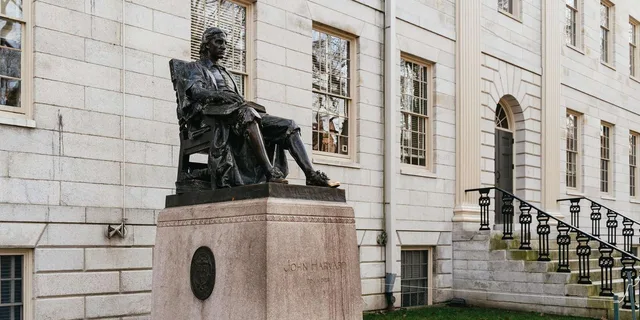 Cambridge Harvard University Walking Tour - Image 2
