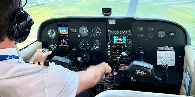 Miami Airplane Tour with Drinks 30 min - Image 3