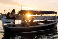 Newport Beach Electric Boat Rental thumbnail 1
