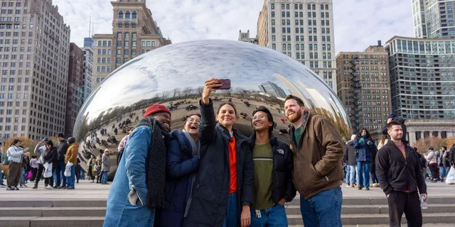 Chicago Loop Art and Architecture Walking Tour - Image 6