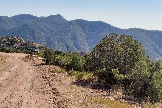 Bisbee 4X4 Jeep Tour Mountaintop and Open Pits 3 hr - Image 5