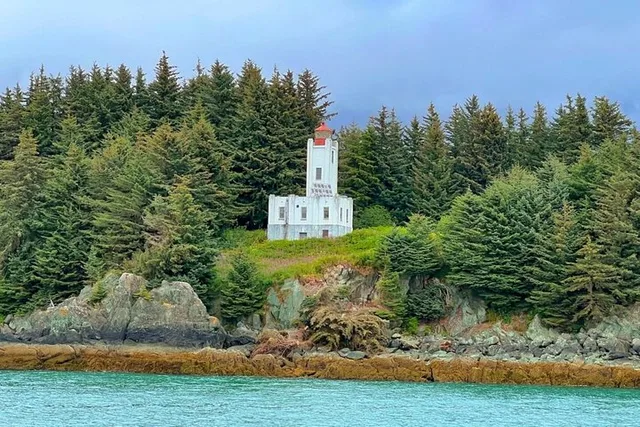 Juneau Whale Watching and Lighthouse Tour - Image 2