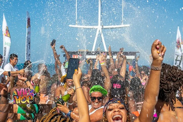 Miami Hip Hop Boat Party 3.5 hr - Image 3