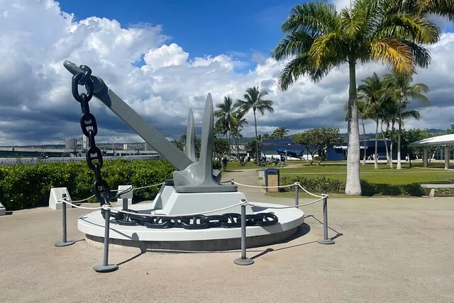 Waikiki Pearl Harbor Shuttle - Image 3