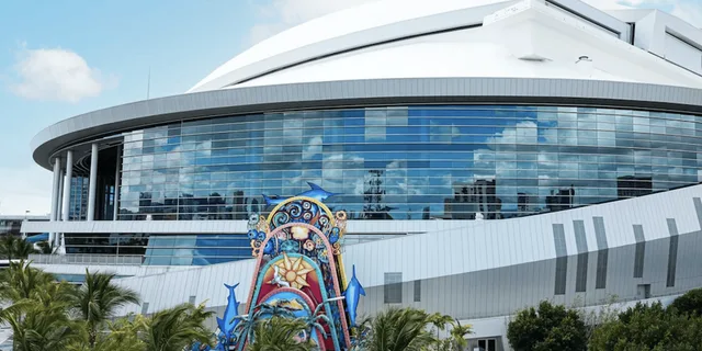 Miami Ballpark Guided Tour - Image 4