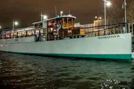 New York City Yacht Cruise with Drink thumbnail 3