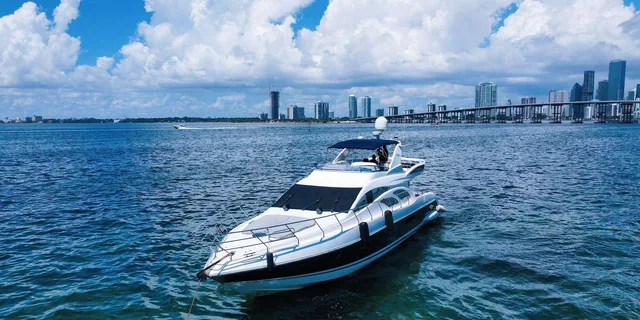 Miami Yacht Tour on a 70ft Azimut - Image 6